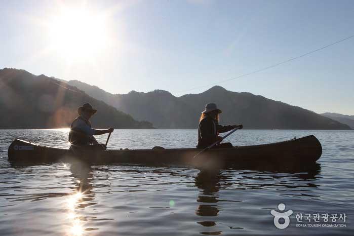 Enjoying canoeing - Chuncheon, Gangwon, Korea (https://codecorea.github.io)