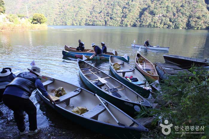 カヌーは他のカヌーと接触するとしばらく休みます - 春川、江原、韓国 (https://codecorea.github.io)