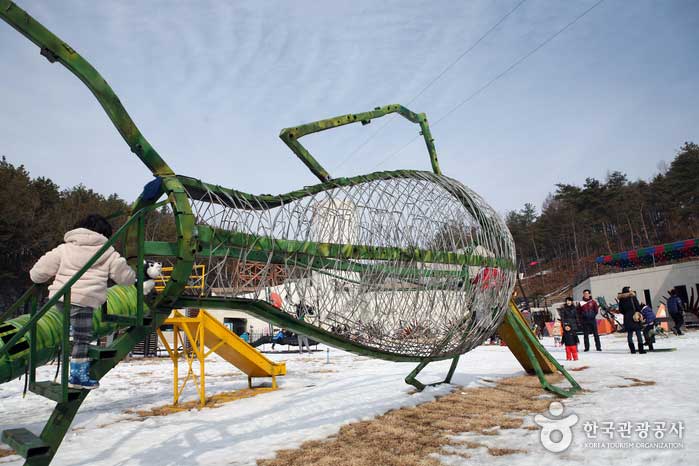 Children's favorite whale belly slide - Boeun-gun, Chungbuk, South Korea (https://codecorea.github.io)