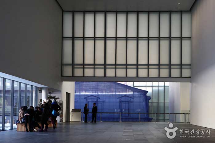 Вы можете увидеть работу Сео До-хо на выставке в Сеуле. - Чонно-гу, Сеул, Корея (https://codecorea.github.io)