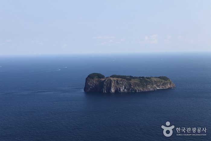 Jukdo Island from the An Yong-bok Memorial Hall - South Korea Gyeongbuk Ulleungdo (https://codecorea.github.io)