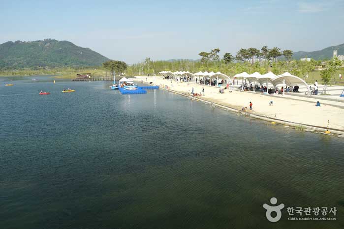 Wasserspielinsel, auf der Sie Sand- und Wassersport betreiben können - Sejong, Republik Korea (https://codecorea.github.io)