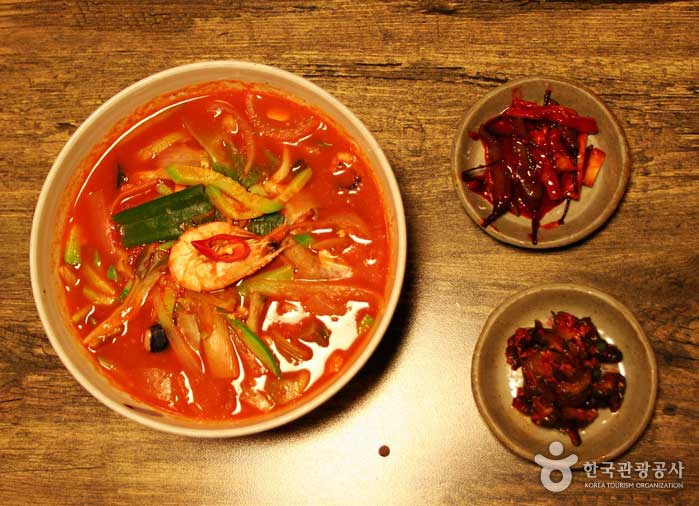 Cooler Geschmack von Ulken Kalguksu - Yangpyeong-gun, Gyeonggi-do, Korea (https://codecorea.github.io)