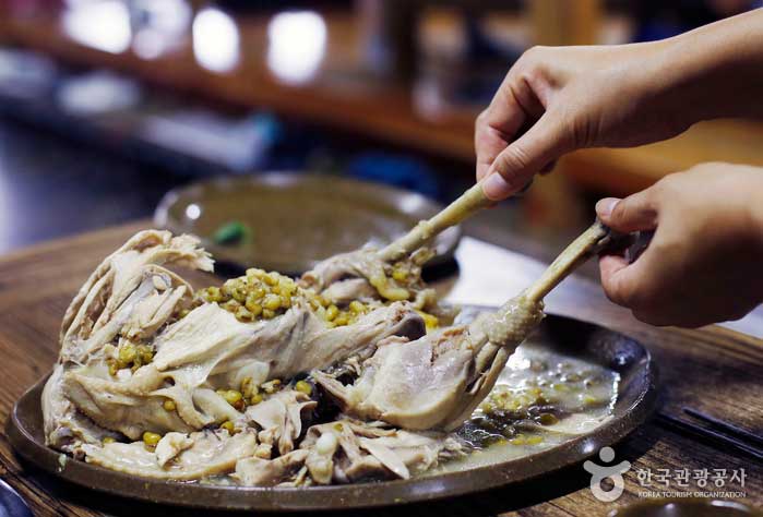 Los muslos de pollo son grandes y saben bien - Jeju, Corea del Sur (https://codecorea.github.io)