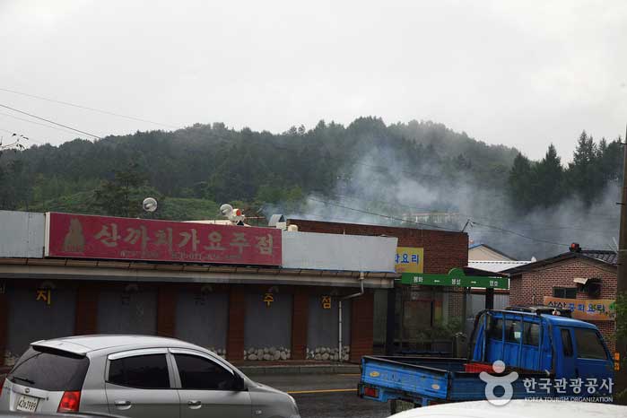 Charcoal-grilled Bongseong pork charcoal fire complex - Bonghwa-gun, Gyeongbuk, South Korea (https://codecorea.github.io)
