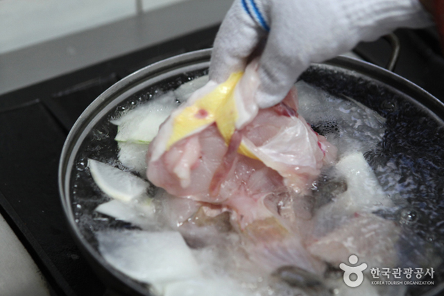 "Wenn du es falsch kochst, wird dein Fleisch zusammenbrechen." - Geoje-si, Gyeongnam, Korea (https://codecorea.github.io)