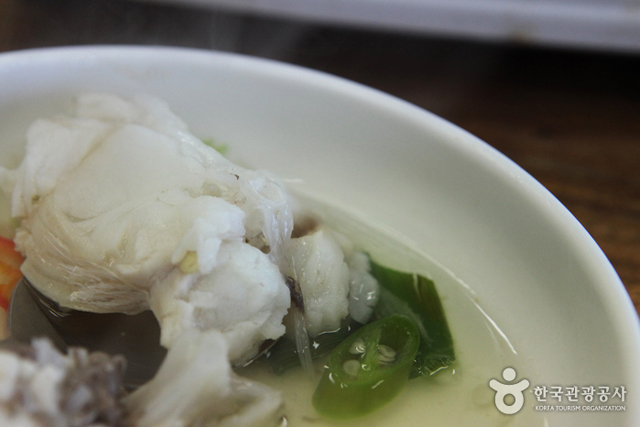 Le poisson-chat d'eau bouillie modérément ressemble à ceci - Geoje-si, Gyeongnam, Corée (https://codecorea.github.io)