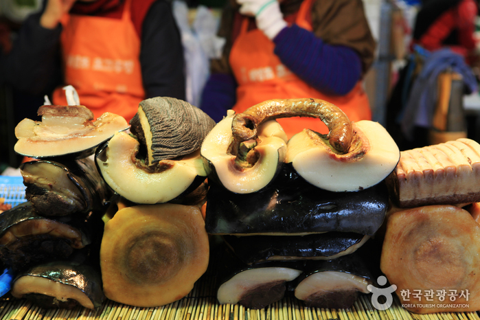 Whale meat in Pohang - Pohang, Gyeongbuk, Korea (https://codecorea.github.io)