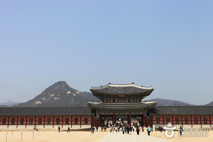 Gyeongbokgung Palast Seomun Yeongchumun - Jongno-gu, Seoul, Korea (https://codecorea.github.io)