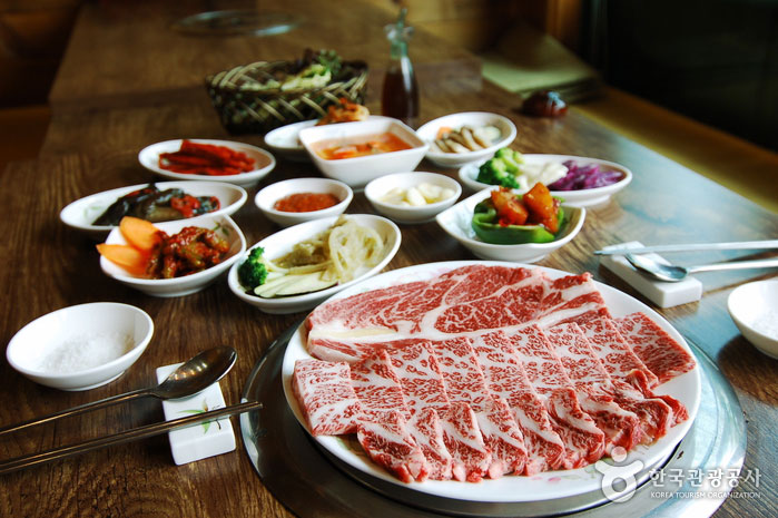 Канвондо деликатес Корейская говядина - Ансон, Кёнгидо, Корея (https://codecorea.github.io)