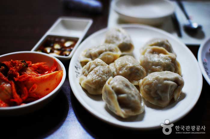 This dumpling is a real personality dumplings! - Jung-gu, Seoul, Korea (https://codecorea.github.io)