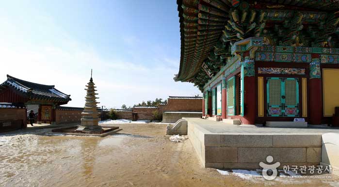 Цилиндрическая консервация и семиэтажная каменная пагода - Янъян-гун, Канвондо, Корея (https://codecorea.github.io)
