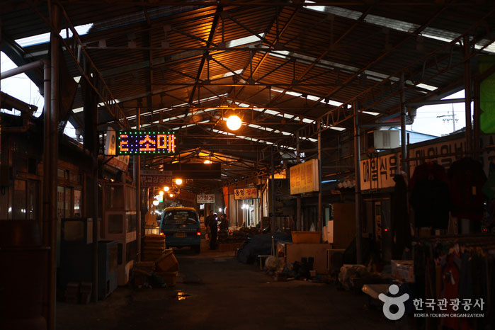 Mercado Beolgyo donde puedes ver varios productos marinos - Boseong-gun, Jeollanam-do, Corea (https://codecorea.github.io)