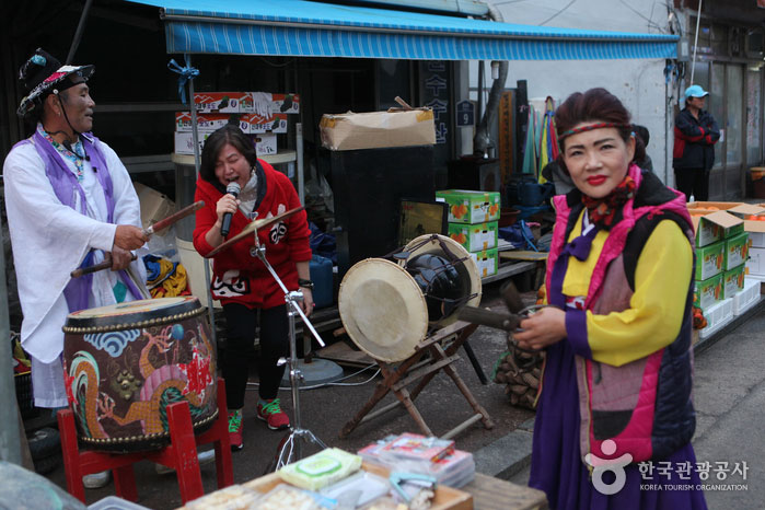 Koreanische traditionelle Musikveranstaltung - Boseong-Pistole, Jeollanam-do, Korea (https://codecorea.github.io)
