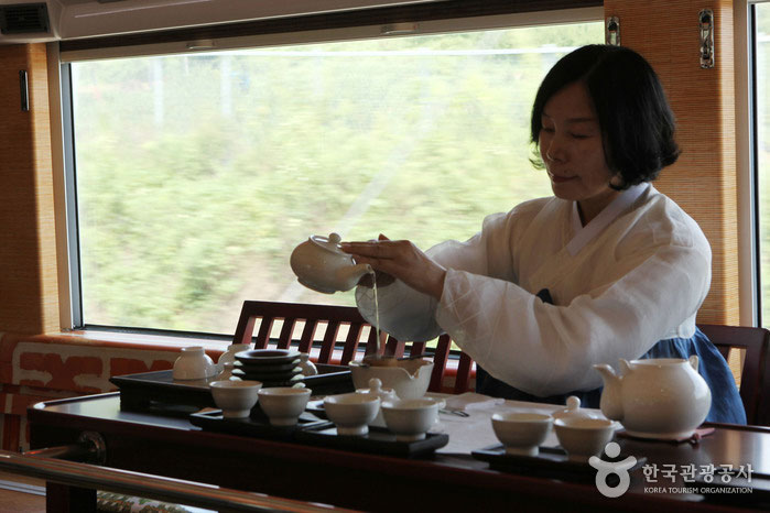Tea Room 4 ist eine Teestube, in der Sie duftenden Tee genießen können - Suncheon, Jeonnam, Korea (https://codecorea.github.io)