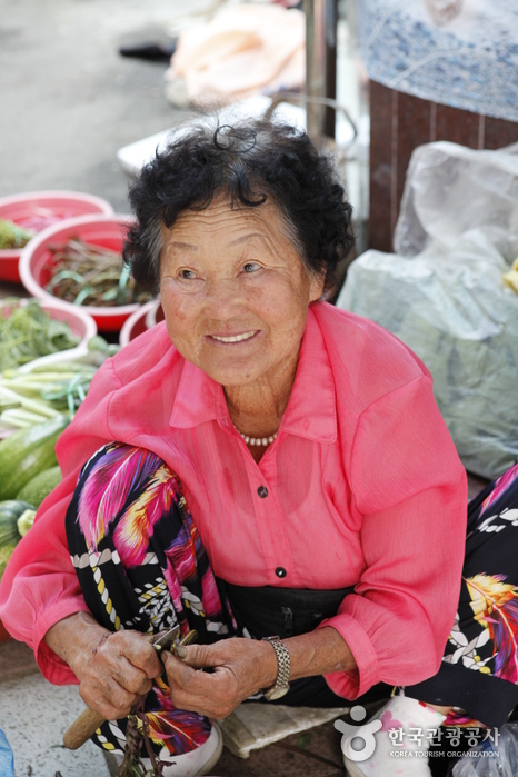Grand-mère - Jeongeup-si, Jeollabuk-do, Corée (https://codecorea.github.io)