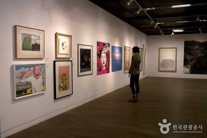 Sala de exposiciones permanentes del Centro de Arte Gana - Jongno-gu, Seúl, Corea (https://codecorea.github.io)