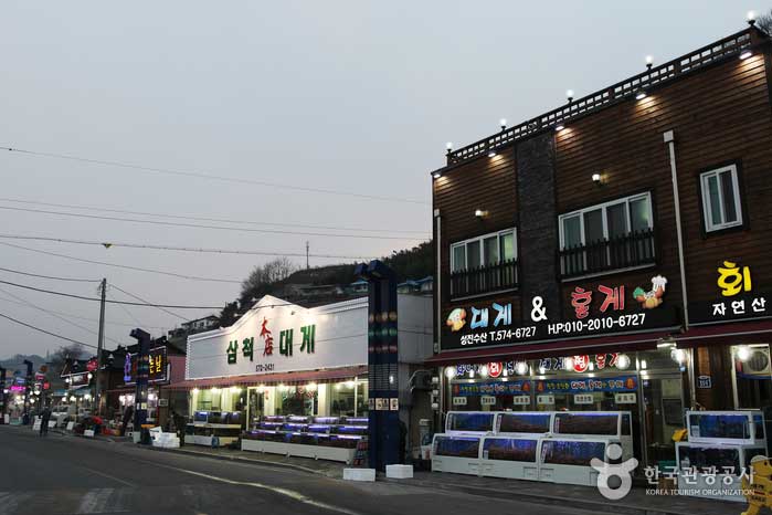 Пейзаж порта Самчхок, известного как родной город Гомчи - Самчхок-си, Канвондо, Корея (https://codecorea.github.io)
