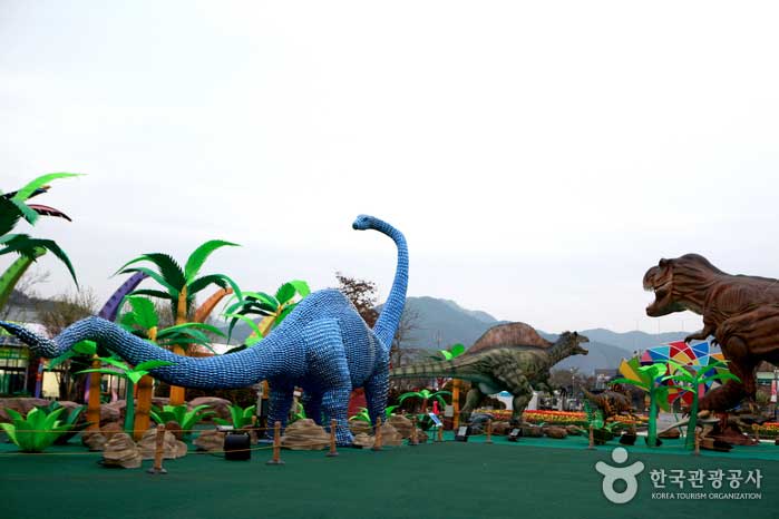 Dinosaur Expo Hauptdinosauriergarten - Goseong-Pistole, Gyeongnam, Korea (https://codecorea.github.io)