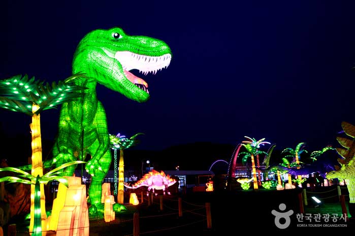 Goseong-gun, Кённам, Корея - Gyeongsangnam-do Goseong World Expo Dinosaur, тур динозавров № 1 в Корее