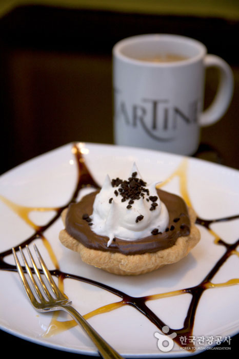 'Tartin' Chocolate Cream Pie - Yongsan-gu, Seoul, Korea (https://codecorea.github.io)