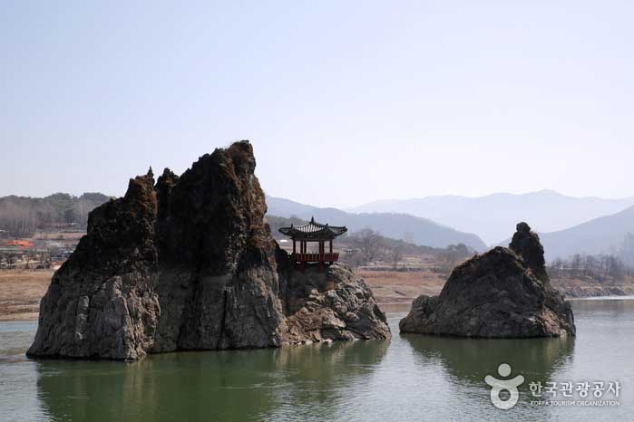 Dodam Sambong - Danyang-gun, Chungbuk, Corée (https://codecorea.github.io)