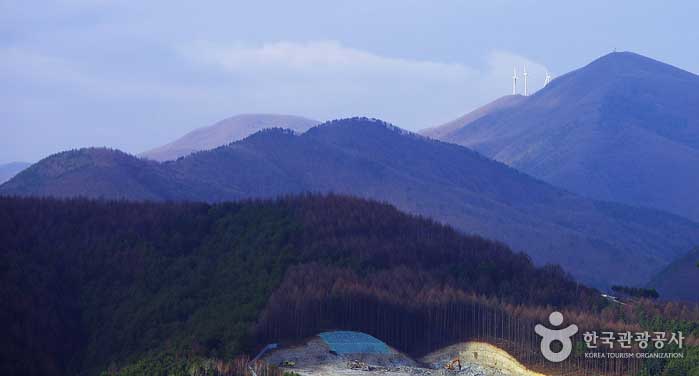 Vom Yeonhwasan Observatorium, Cheonuibong (Maebongsan) - Taebaek-si, Gangwon-do, Korea (https://codecorea.github.io)
