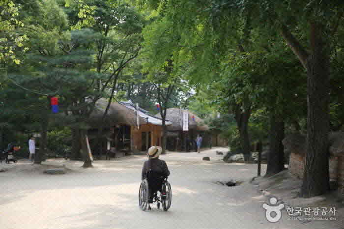 Yongin Korean Folk Village Werkstattstraße - Yongin-si, Gyeonggi-do, Korea (https://codecorea.github.io)