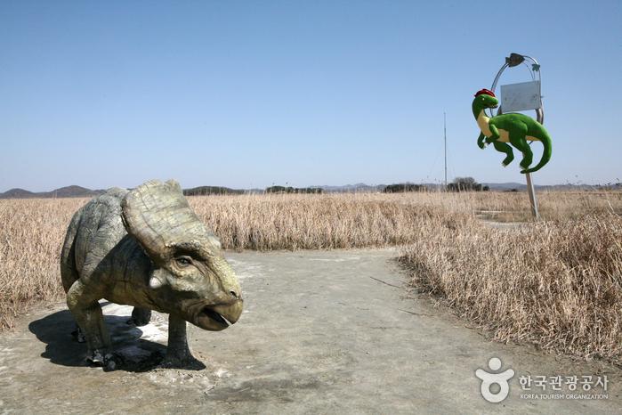 Oeuf de dinosaure Dongjeongri fossile - Hwaseong-si, Gyeonggi-do, Corée (https://codecorea.github.io)