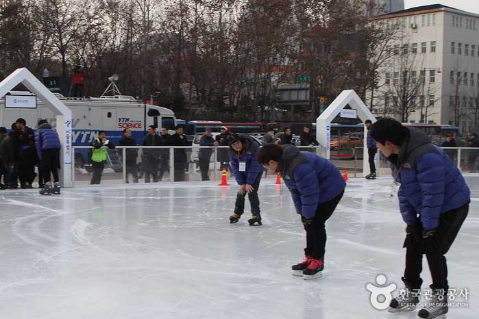 Machen Sie vor dem Betreten des Eises Aufwärmgymnastik - Jung-gu, Seoul, Korea (https://codecorea.github.io)