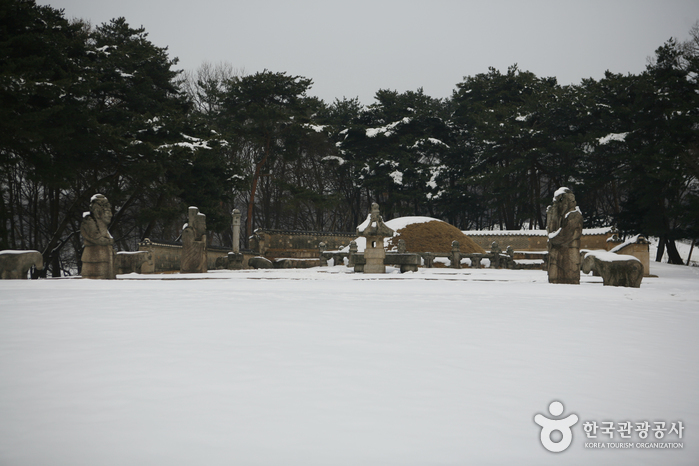 Seosamneung, объект всемирного наследия - Коян-си, Кёнгидо, Корея (https://codecorea.github.io)