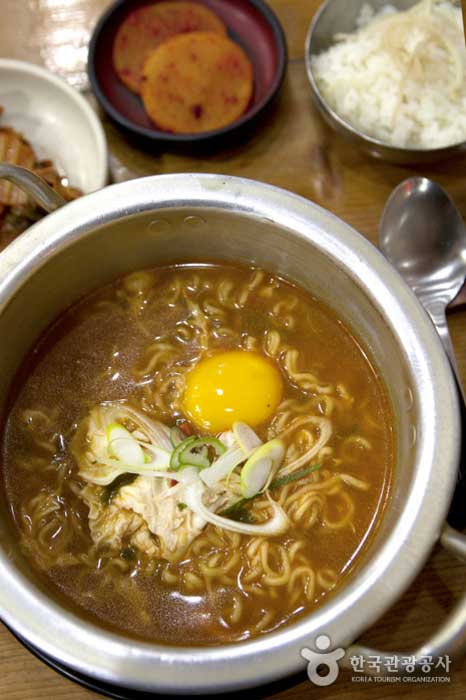 Bouilli avec de l'eau végétale, le goût est frais - Jongno-gu, Séoul, Corée (https://codecorea.github.io)
