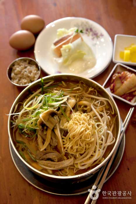 拉麵是Ilgongyuk晚上10:06最美味的拉麵 - 韓國首爾鐘路區 (https://codecorea.github.io)
