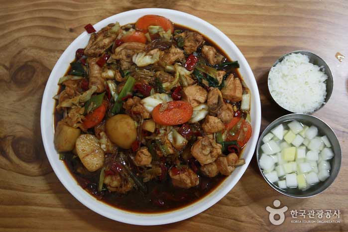 Le poulet braisé Andong peut être ajusté lors de la commande - Andong, Gyeongbuk, Corée (https://codecorea.github.io)
