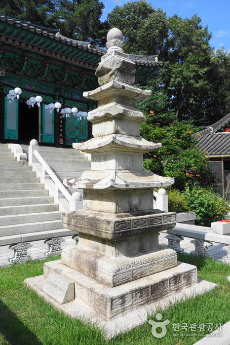 Небольшая пятиэтажная пагода Hoeryongsa - Uijeongbu-si, Кёнгидо, Корея (https://codecorea.github.io)