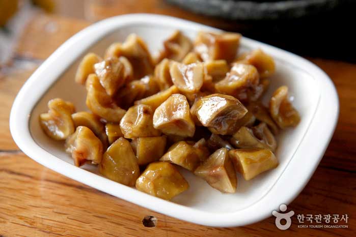 在Jocheong煮熟的栗子，放在Ssanghwatang中 - 韓國全羅北道正邑市 (https://codecorea.github.io)