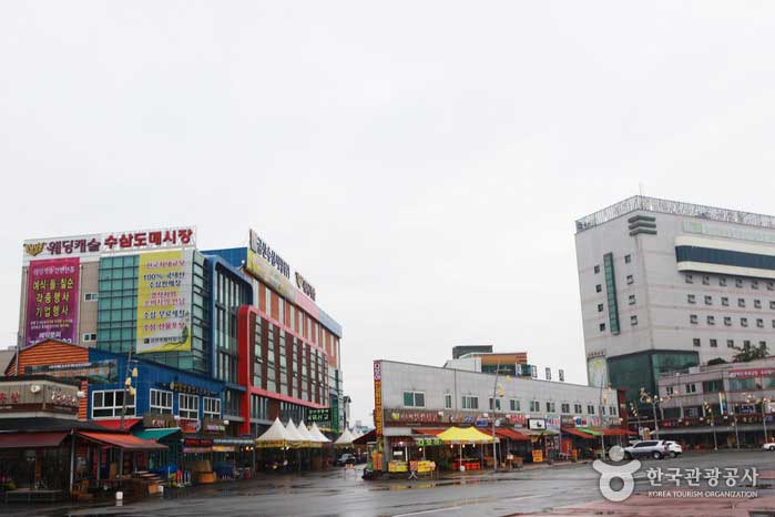 Mercado de ginseng en Geumsan-eup - Geumsan-gun, Chungnam, Corea del Sur (https://codecorea.github.io)