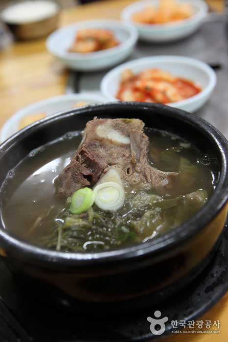 Haejangguk, the representative menu of Pyongyang Ok - Jung-gu, Incheon, Korea (https://codecorea.github.io)