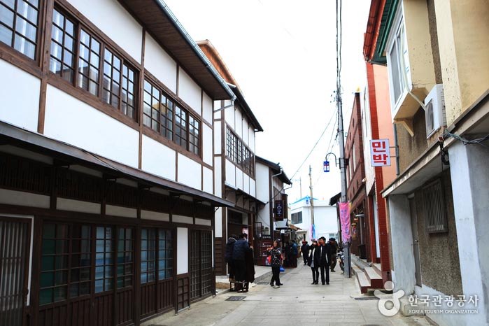 Callejón de la calle de la casa japonesa de Guryongpo - Pohang, Gyeongbuk, Corea (https://codecorea.github.io)