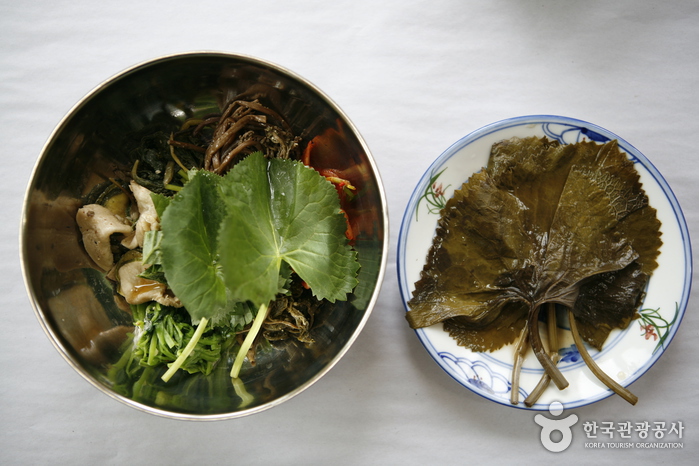 Riz moelleux et cornichons Gom - Yanggu-gun, Gangwon-do, Corée (https://codecorea.github.io)