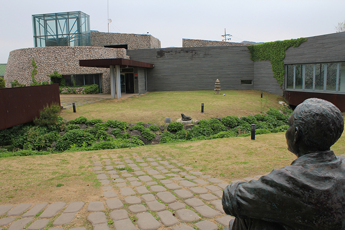 Художественный музей Park Su-Geun (Фото предоставлено Художественным музеем Park Su-geun) - Янггу-гун, Канвондо, Корея (https://codecorea.github.io)