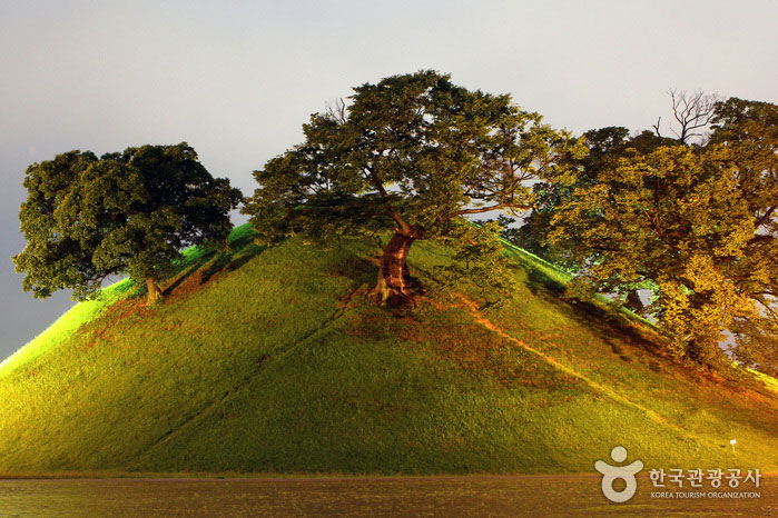 Der größte Phönix in der Silla-Zeit - Gyeongju, Gyeongbuk, Korea (https://codecorea.github.io)