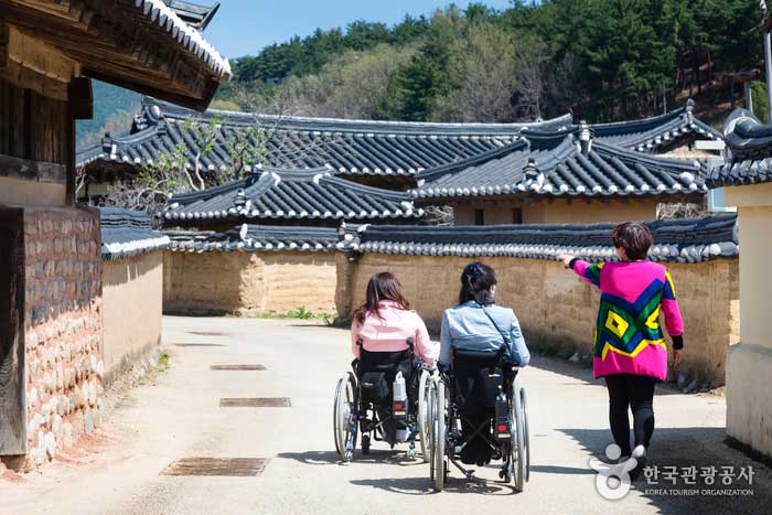 Village traditionnel de Gosiri, avec des maisons de la dynastie Joseon - Yeongdeok-gun, Gyeongbuk, Corée (https://codecorea.github.io)