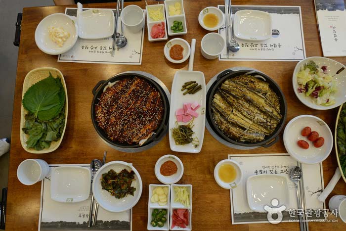 Anguila asada - Jinju, Gyeongnam, Corea del Sur (https://codecorea.github.io)