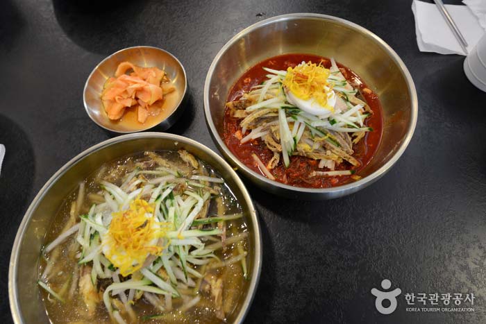 Jinmul naengmyeon y bibim naengmyeon - Jinju, Gyeongnam, Corea del Sur (https://codecorea.github.io)