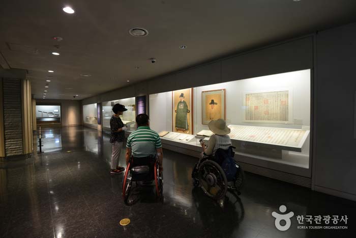 Внутри Национального музея жемчуга - Чинджу, Кённам, Южная Корея (https://codecorea.github.io)