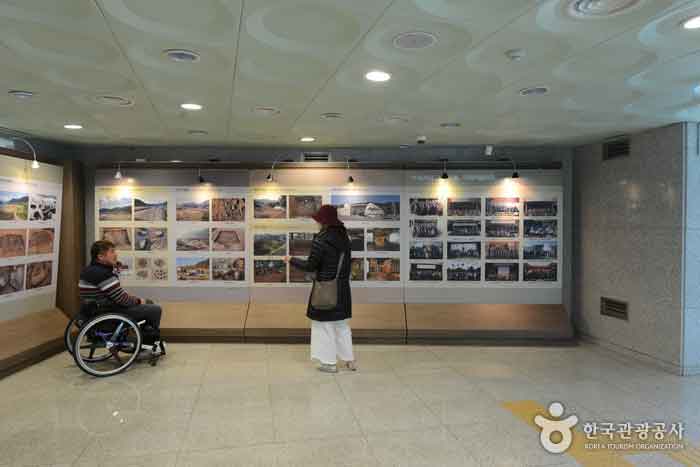 Exhibition environment for easy viewing even in a wheelchair - Chungbuk, South Korea (https://codecorea.github.io)