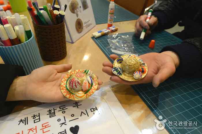 Experiencia de decoración de sombrero de concha marina - Taean-gun, Chungcheongnam-do, Corea (https://codecorea.github.io)
