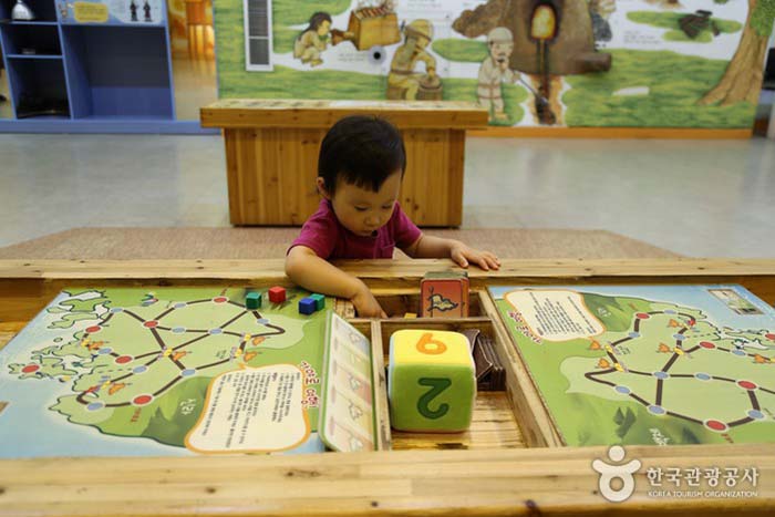 Внутри Детского музея - Кимхэ, Кённам, Южная Корея (https://codecorea.github.io)
