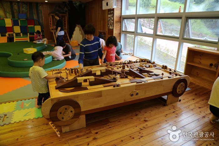 Aire de jeux Wood Experience - Gimhae, Gyeongnam, Corée du Sud (https://codecorea.github.io)